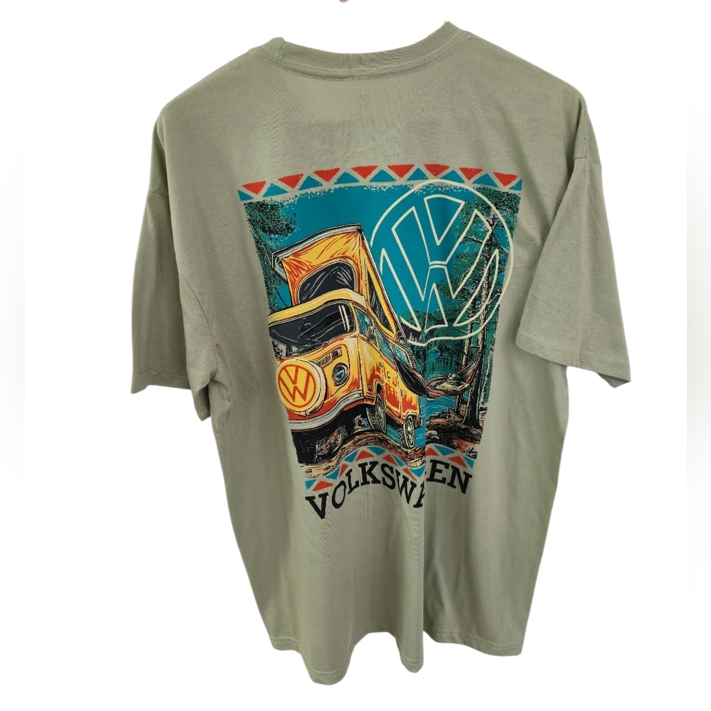 NWOT Volkswagen Official Camp Bus Graphic Short Sleeve Tshirt Green Size Large